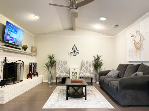 Top performing Airbnb: Charming 5BR Serene | Hot Tub • Fire Pit • Games in Preston Hollow
