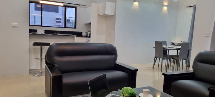 F4 Spacious 2-bedroom W/free Parking And Wi-fi - Suva