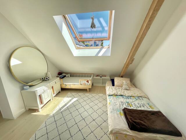 Groots huis in alle rust in hartje van de stad gallery image 5