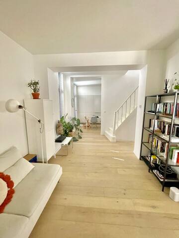 Groots huis in alle rust in hartje van de stad gallery image 4