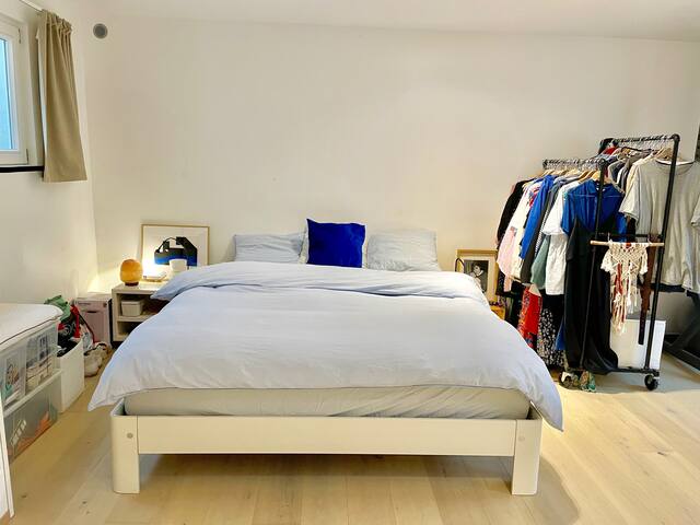 Groots huis in alle rust in hartje van de stad gallery image 3