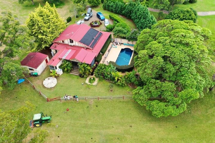 Coastal getaway – A farm stay with a pool