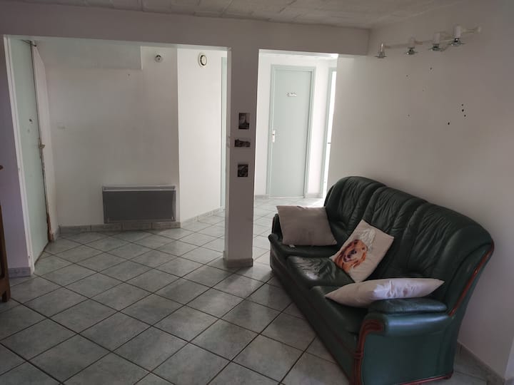 Appartement Dans Résidence Avec Piscine. - Auvergne