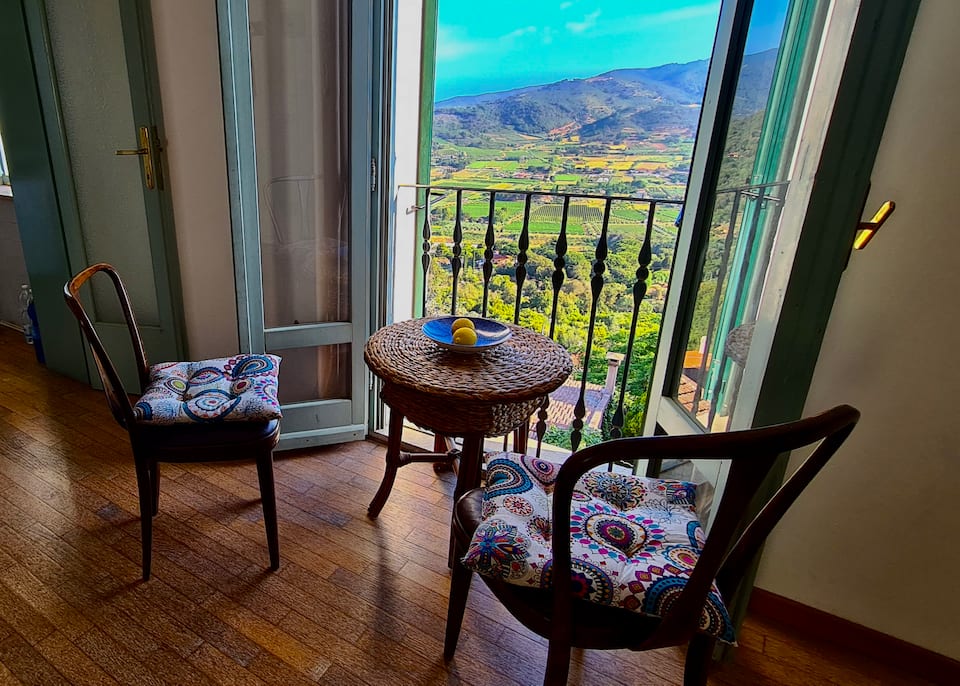 Lovely 2-bedroom apartment in Capoliveri — photo 1