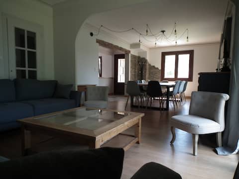 Lovely apartment for 12-15 people with garden