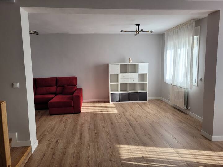 Bonita Casa Reformada, Con Jardín Privado - Estella