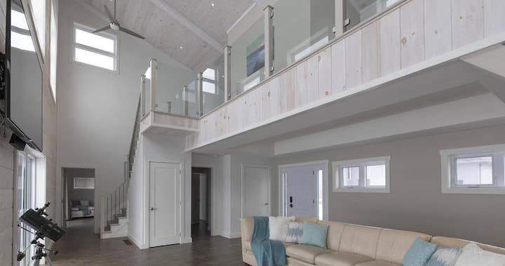 Executive Pec Waterfront Chalet - Updated In 2025 - カナダ ベルビル