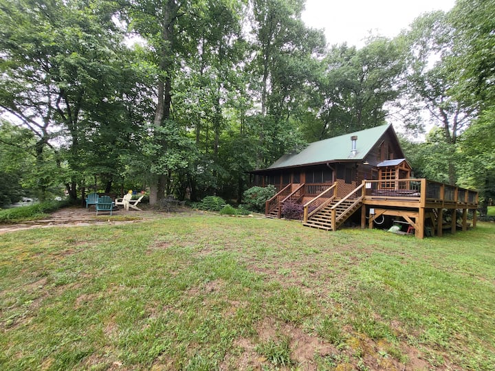 Cartecay River Getaway w/hot tub & Steam Shower Cabins for Rent in