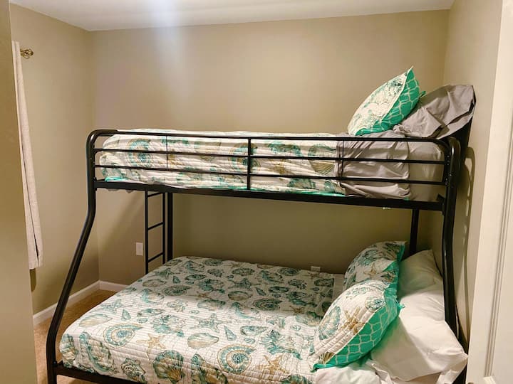 Binjakë mbi krevate të plotë