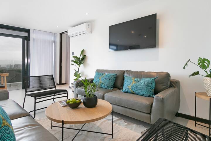 4-Bedroom Serviced apartment with Balcony. gallery image 5