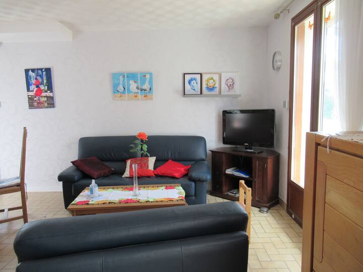 Maison De Vacances Au Calme, à 500 M De La Mer - Porspoder