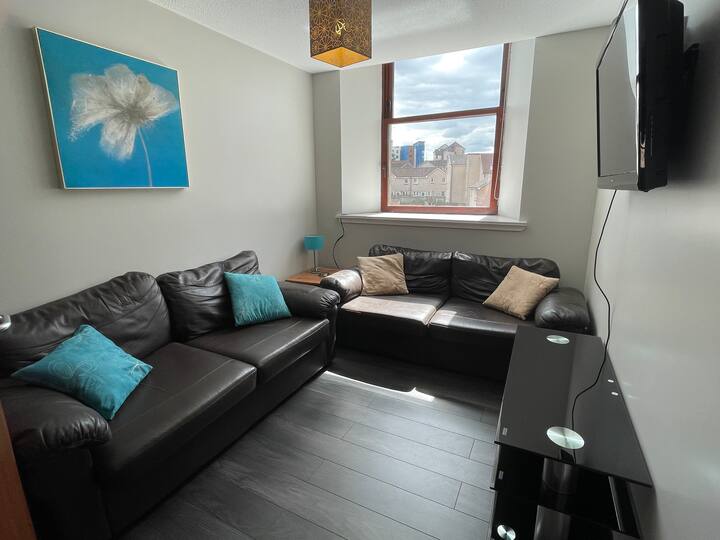Spacious 3-bed Central Dundee Apartment - Dundee