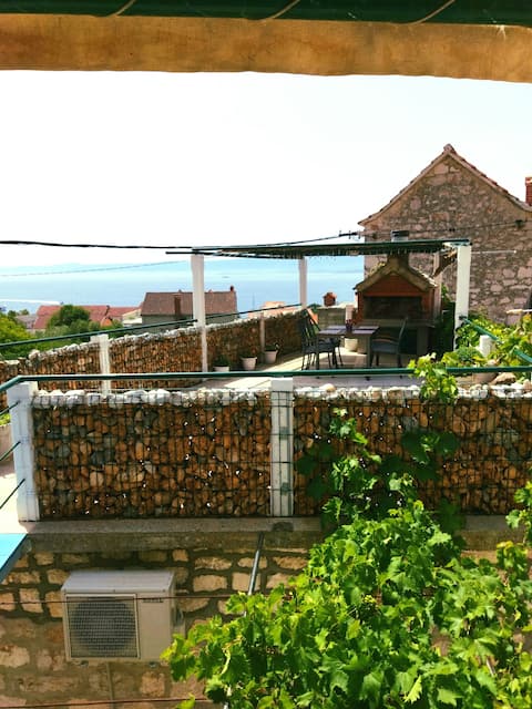 Popular Airbnb listing: Apartment Andrea (4 beds) in Općina Bol
