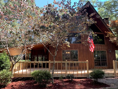 The Cypress: Newly Renovated Outdoor-centric Cabin