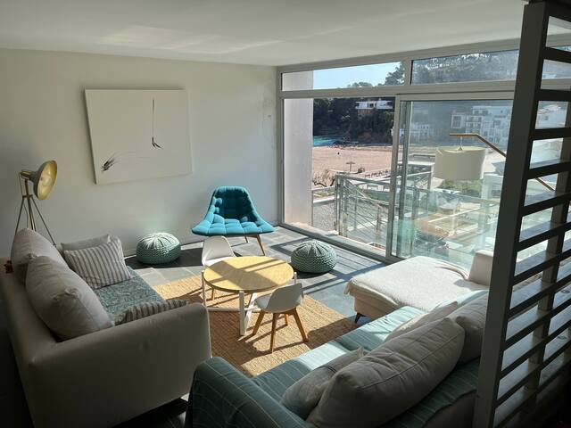 Moderne Duplex Begur SaRiera, pieds dans l’eau gallery image 2