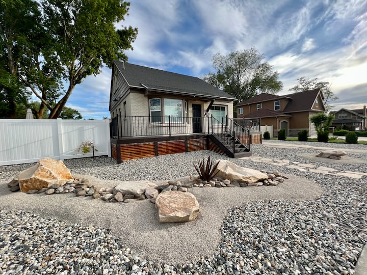 Millcreek Manor near downtown SLC & 7 ski resorts Houses for Rent in