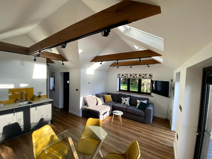 Beautifully Finished, Private One- Bedroom Barn - Chichester