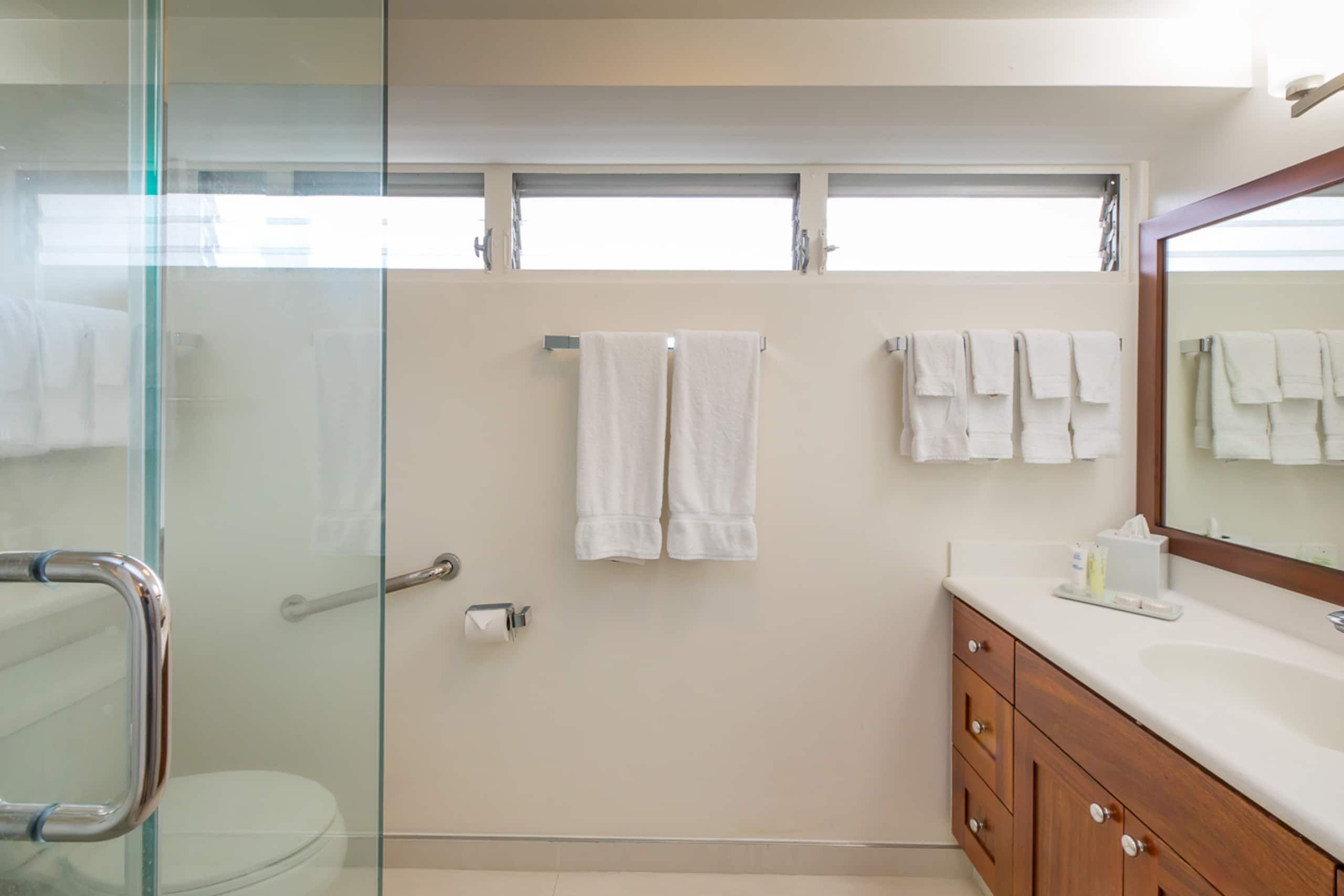Waikiki Shore Unit 906 Ocean View *Summer Specia!* - Image 8