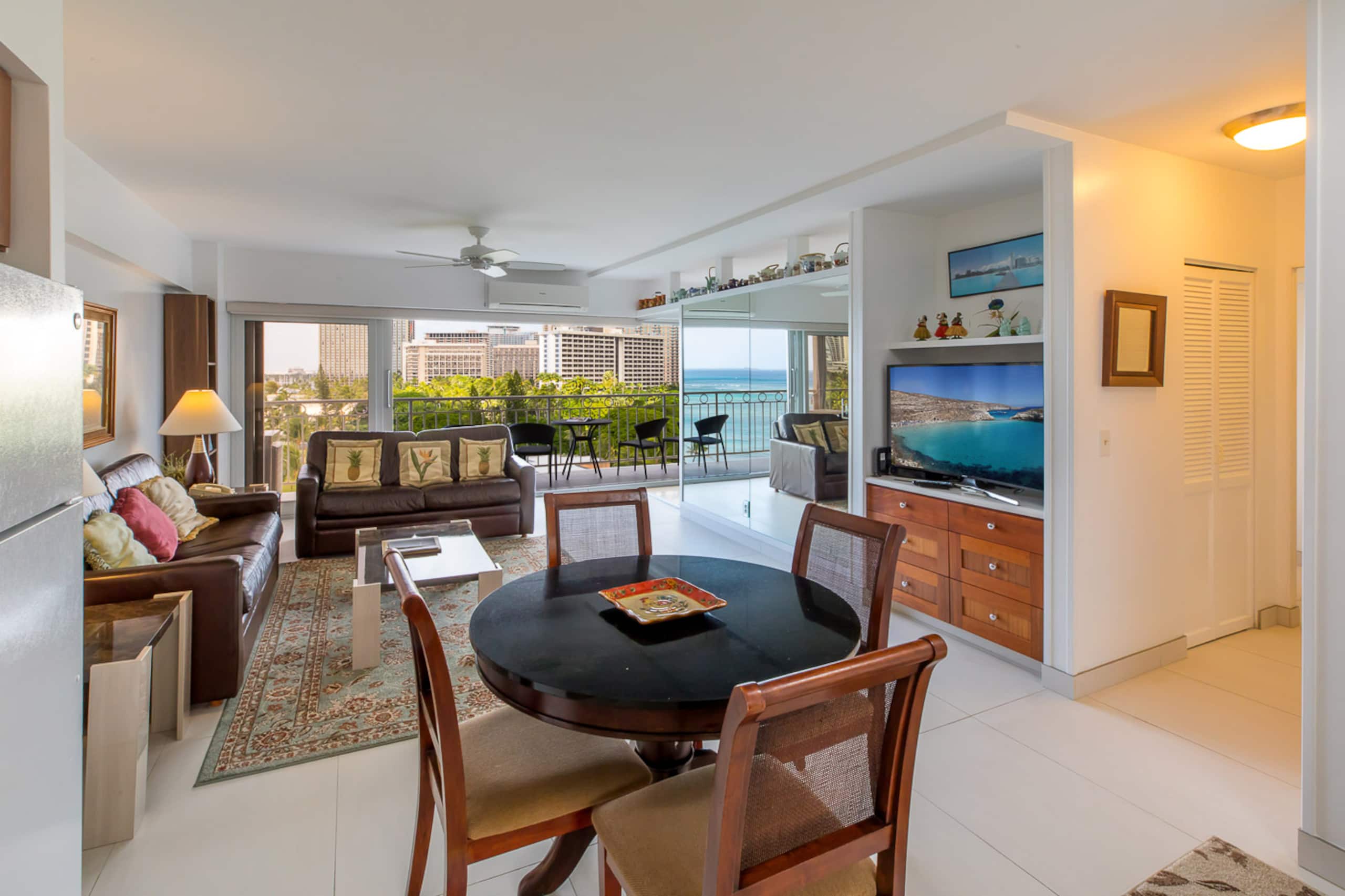 Waikiki Shore Unit 906 Ocean View *Summer Specia!* - Image 5