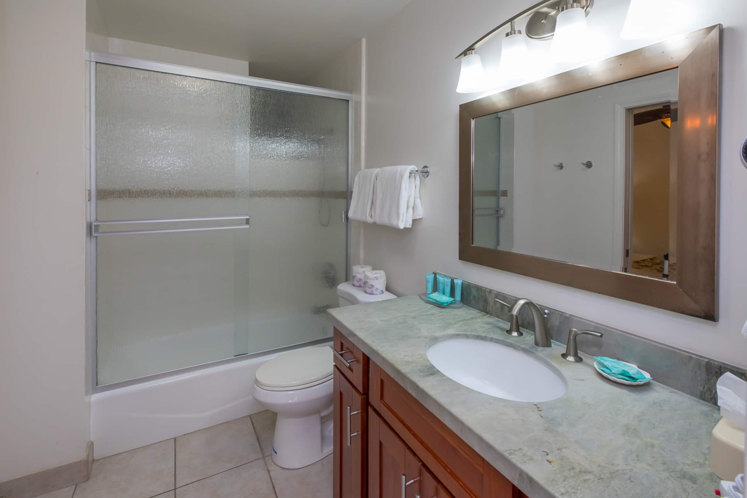 Waikiki Unit 205 Park View 1B *Summer Special!* - Image 7