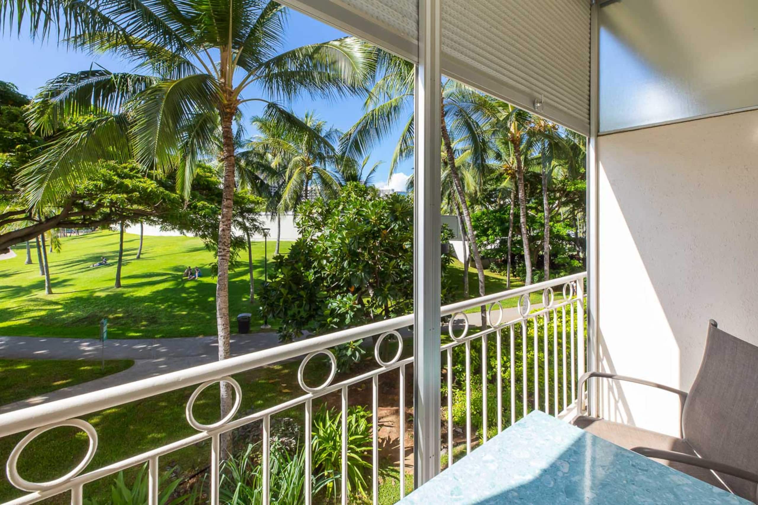 Waikiki Unit 205 Park View 1B *Summer Special!* - Image 9