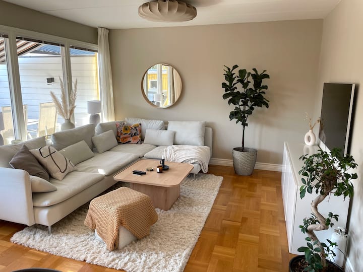 Havsnära Radhus Med Spabad I Soldränkt Västerläge. - Gotemburgo