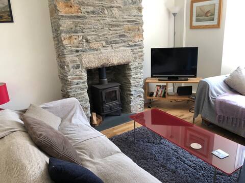 Delightful Cornish 2 bedroom terraced cottage