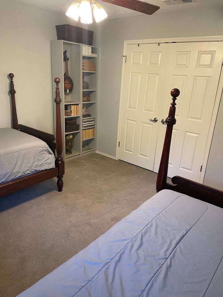 Agradable casa de 5 dormitorios con cocina espaciosa - Airbnb