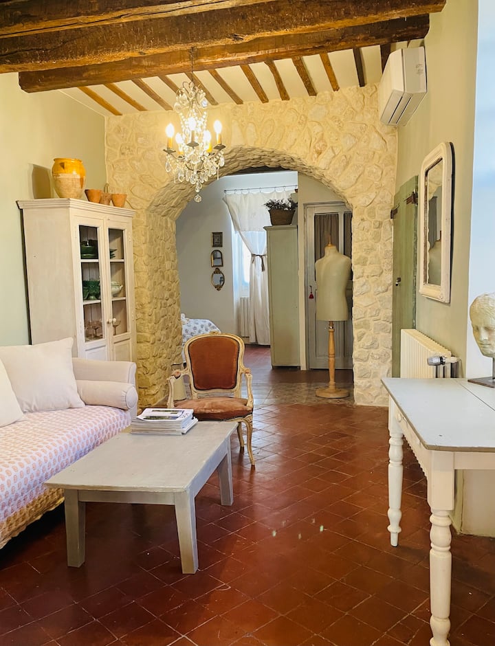 La Maison Gris Piedra, Le Coeur De Lourmarin. - Lourmarin