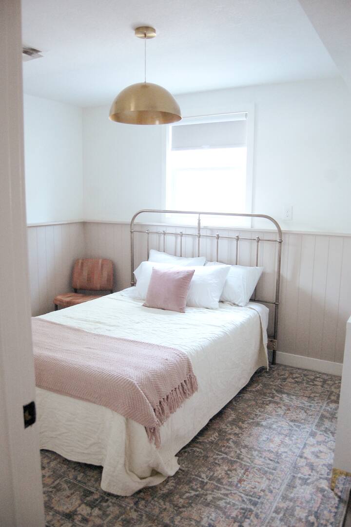 3 Bedrm Townhouse *Central Gillette*Pets*Yard*Kids