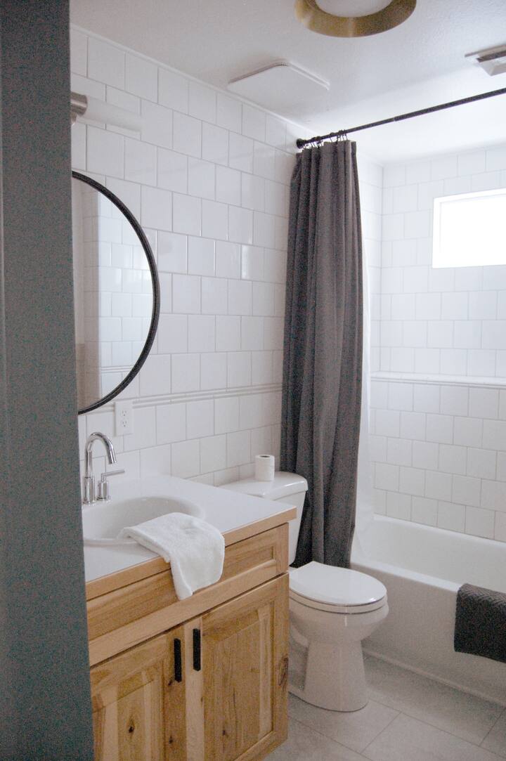 3 Bedrm Townhouse *Central Gillette*Pets*Yard*Kids