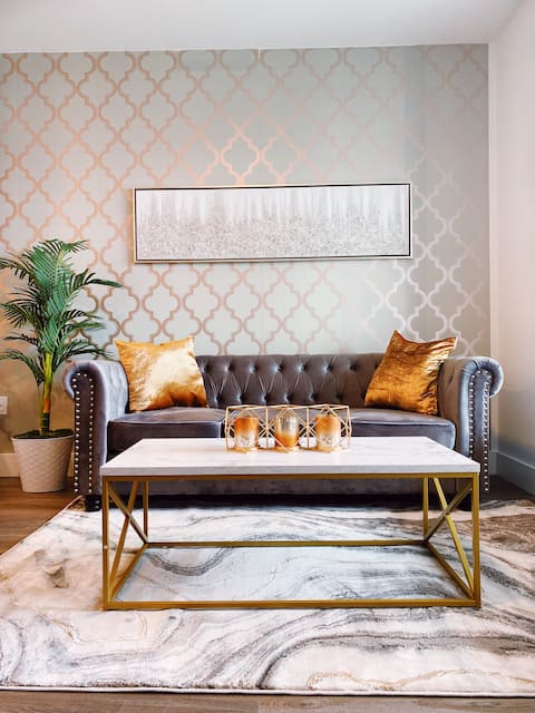 Modern Luxe Apartment in Heart of Silicon Valley