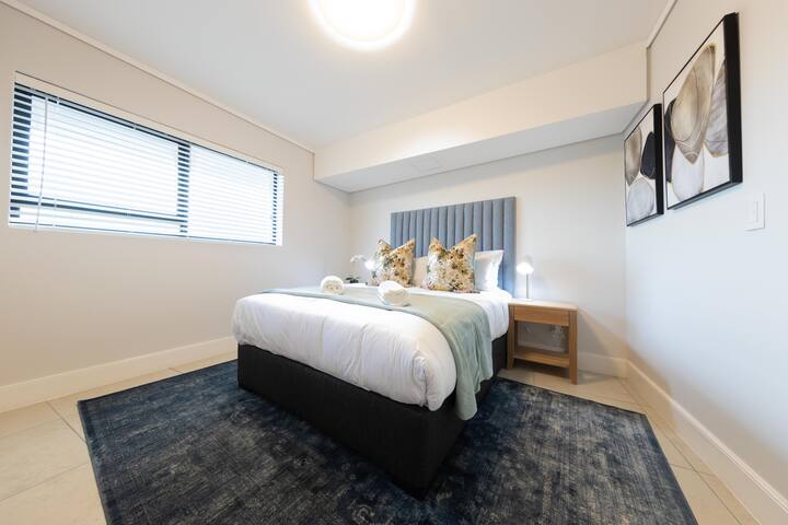 Power Backup-Next to Mall-WatersEdge 2-Bedroom Apt gallery image 5