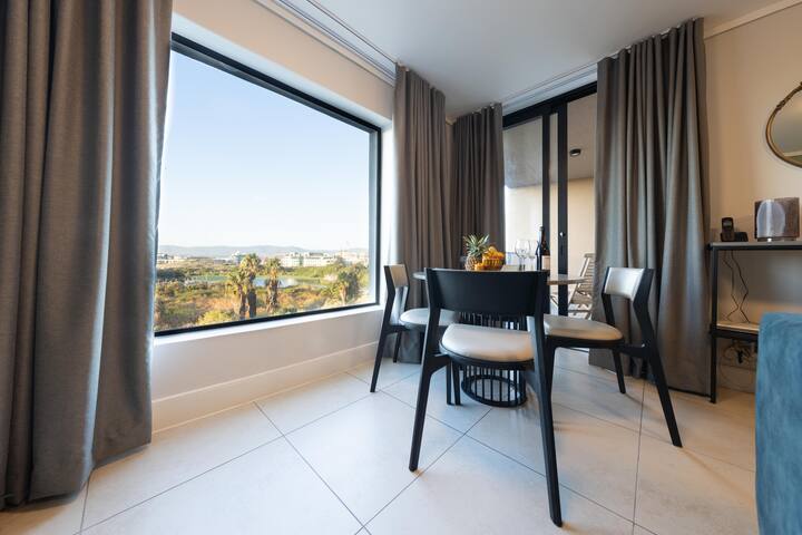 Power Backup-Next to Mall-WatersEdge 2-Bedroom Apt gallery image 3