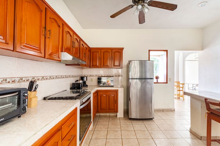 Entire home with 4 bedrooms in Manzanillo - 