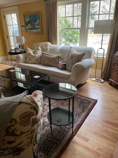 Successful Airbnb property: Chestnut Hollow in the heart of South End, Halifax in South End