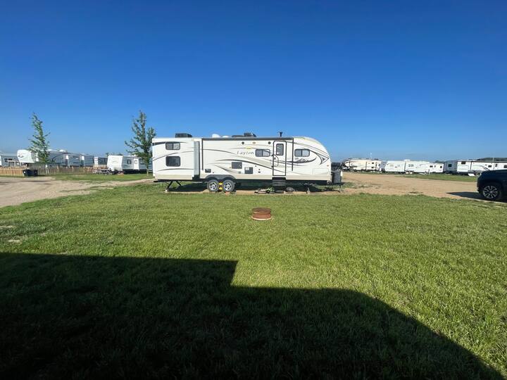 ¡Camper familiar para tu escapada al aire libre! cámper