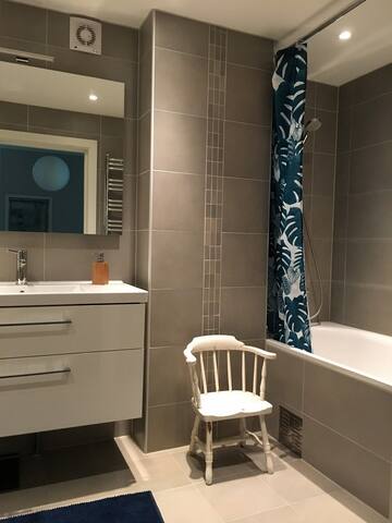 Familie house by the river gallery image 5