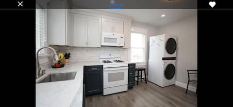 Cozy and Cool AC 3 blocks to beach with 2 passes