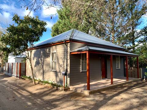 Charming new 3-bedroom cottage - central Bathurst