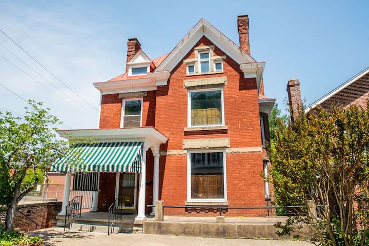 Cherry Alley Manor Downtown Historic Maysville