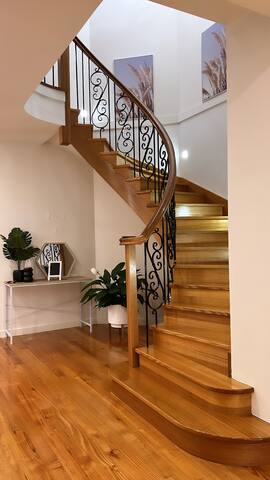 Beautiful Fully Furnished Luxury 4BR Home gallery image 5