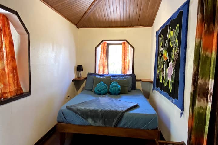 Studio ya TreeTop - Chumba cha kulala 1