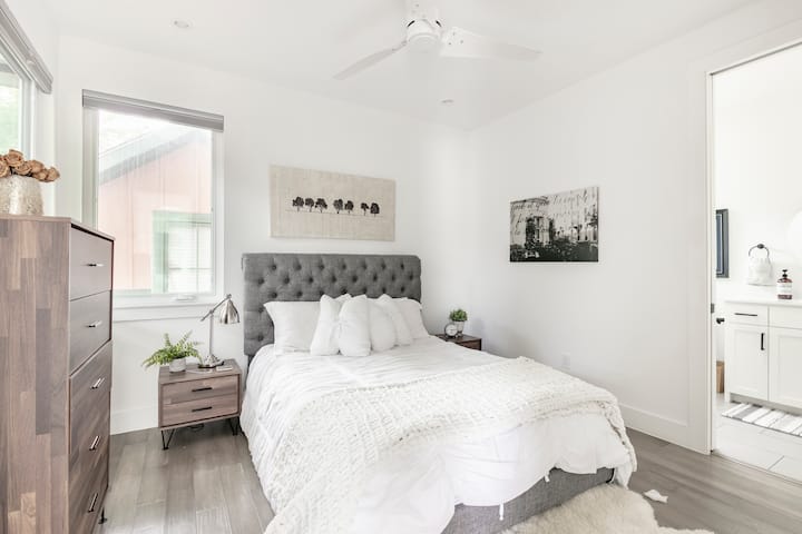 Საძინებელი 2 - საწოლი 152 × 203 სმ