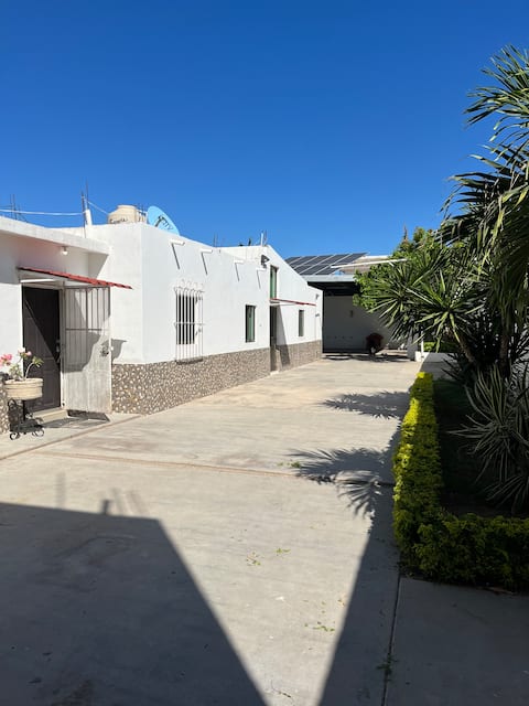 Cozy, central and easily accessible eclipse house.