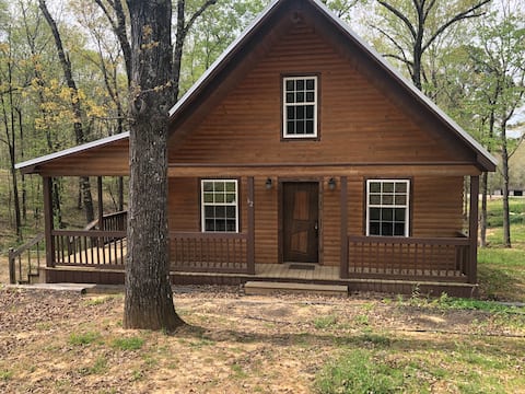 Firefly Cabin: Charming 3 Bedroom 2 Bath cabin