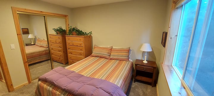 Ქვედა საძინებელი 3 - საწოლი 152 × 203 სმ
