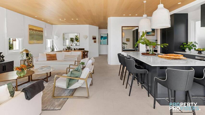 Luxury Views 5 Bedroom Home in Mosman with a Pool gallery image 5