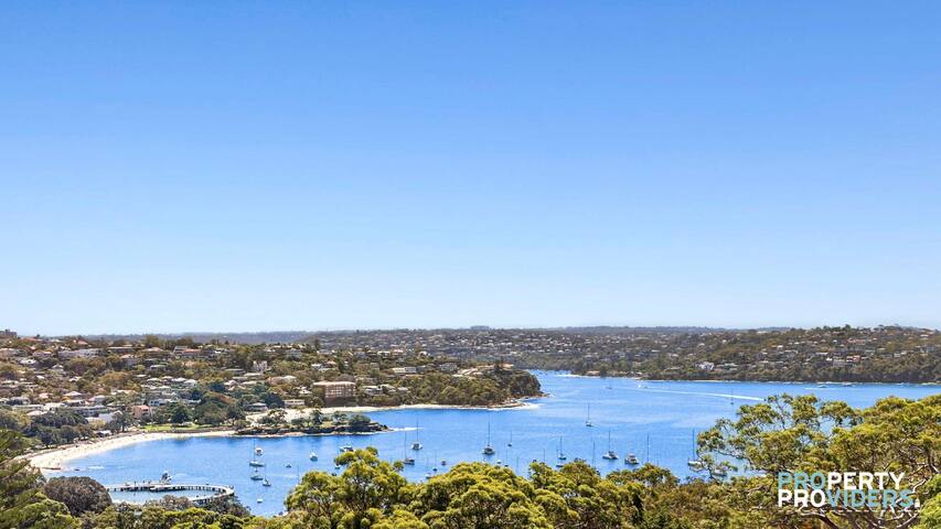 Luxury Views 5 Bedroom Home in Mosman with a Pool gallery image 2
