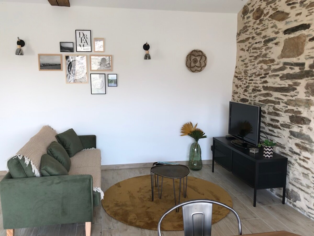 Top performing Airbnb: Beautiful renovated house 30 minutes from Puy du Fou in Diocèse D'angers